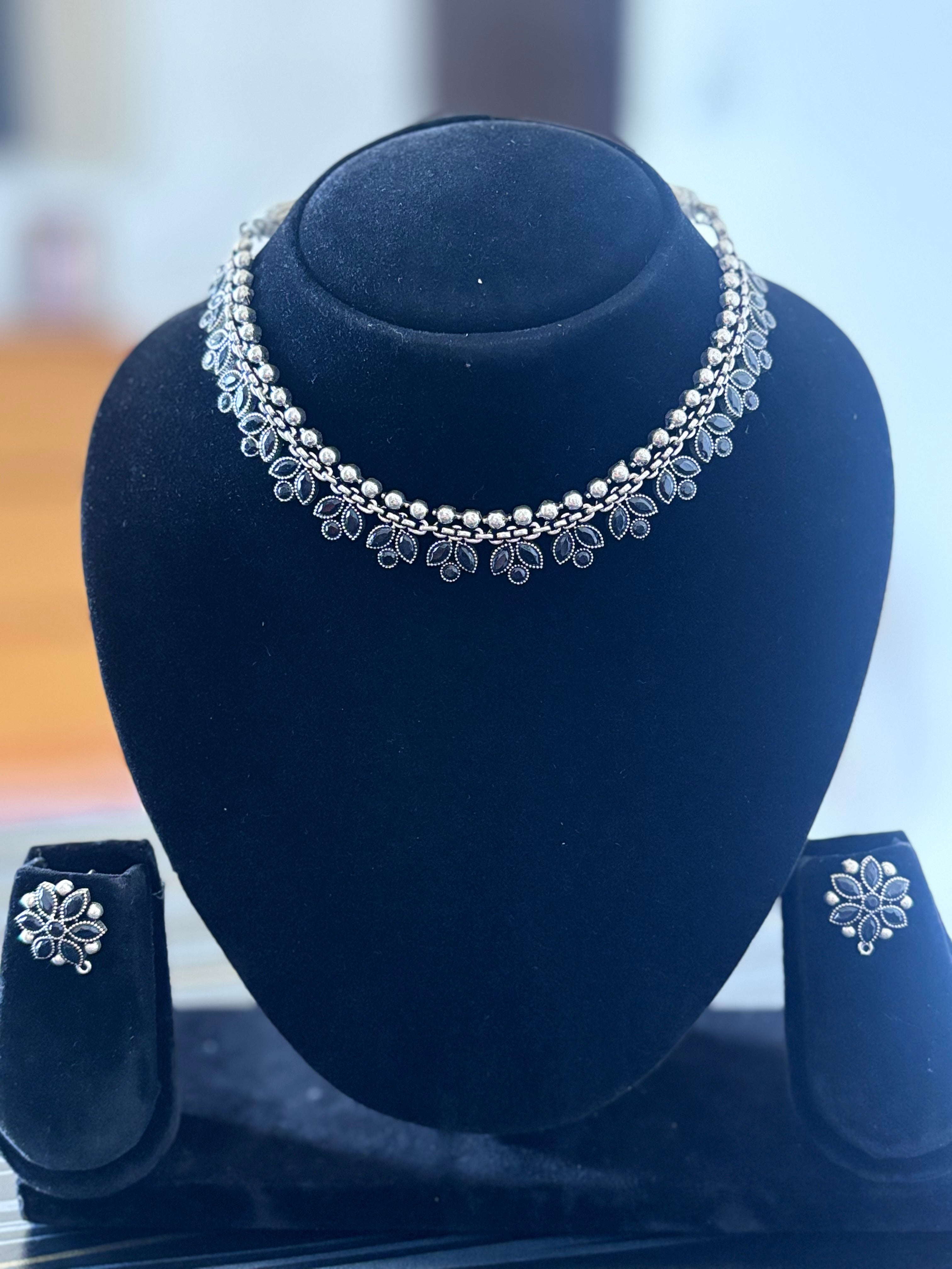The Madhubala Minimalist Choker