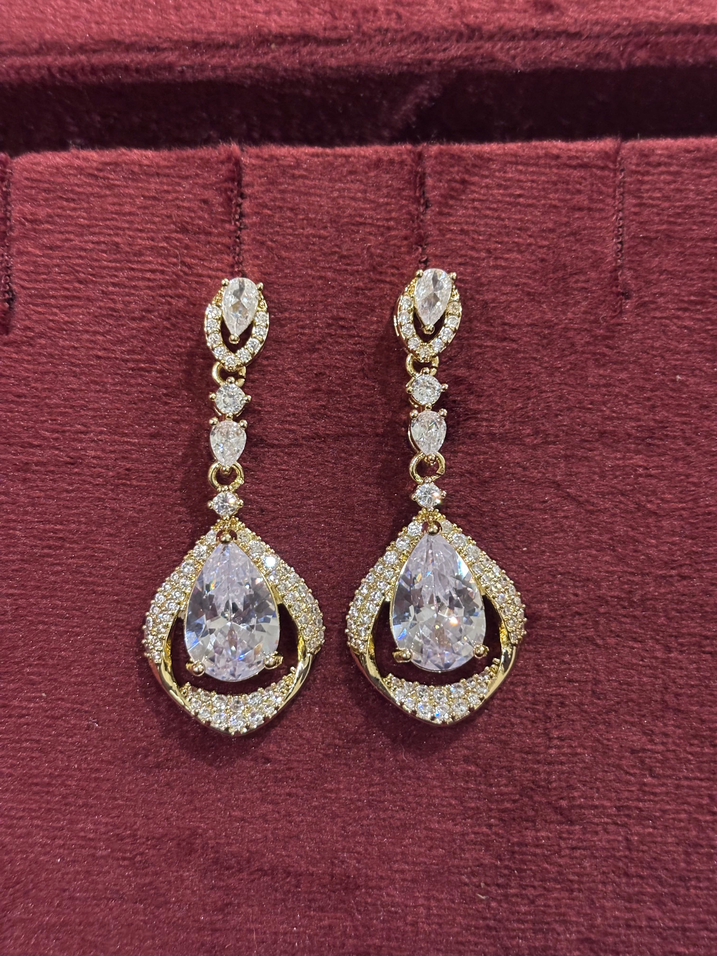 Isabella Grand Pear Drops