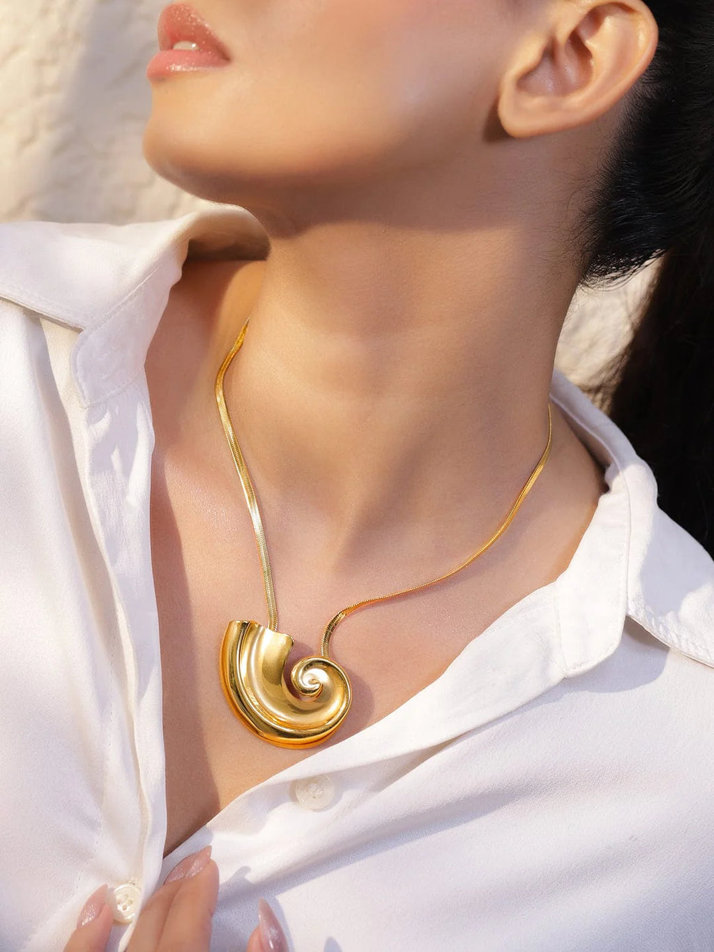 18K Gold-Plated Shell Charm Stainless Steel Tarnish-Free Waterproof Statement Necklace Chain